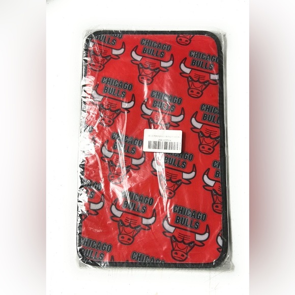 Chicago Bulls Armrest Cover - Picture 1 of 2